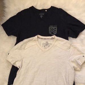 2 Men’s Guess T-shirt